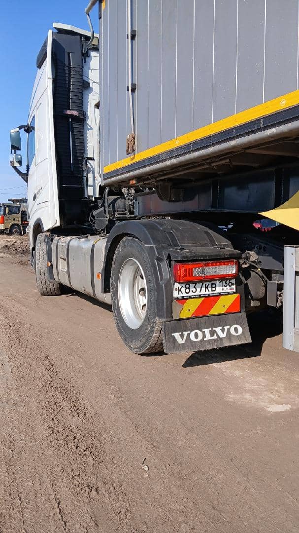 Volvo FH 460 4x2 (FH Globetrotter),  682 502 км, 2022 года в лизинг