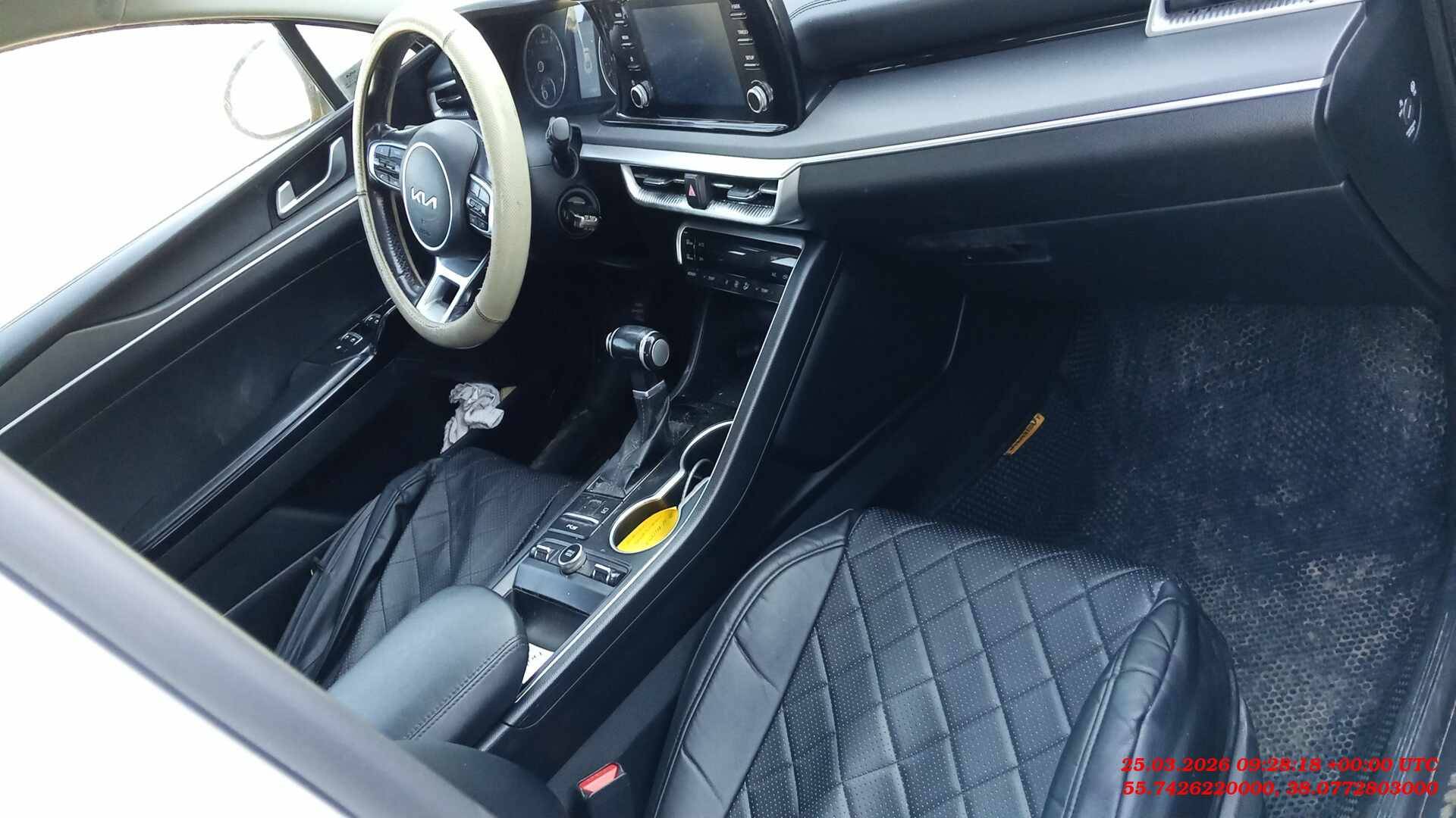 KIA K5,  215 241 км, 2021 года