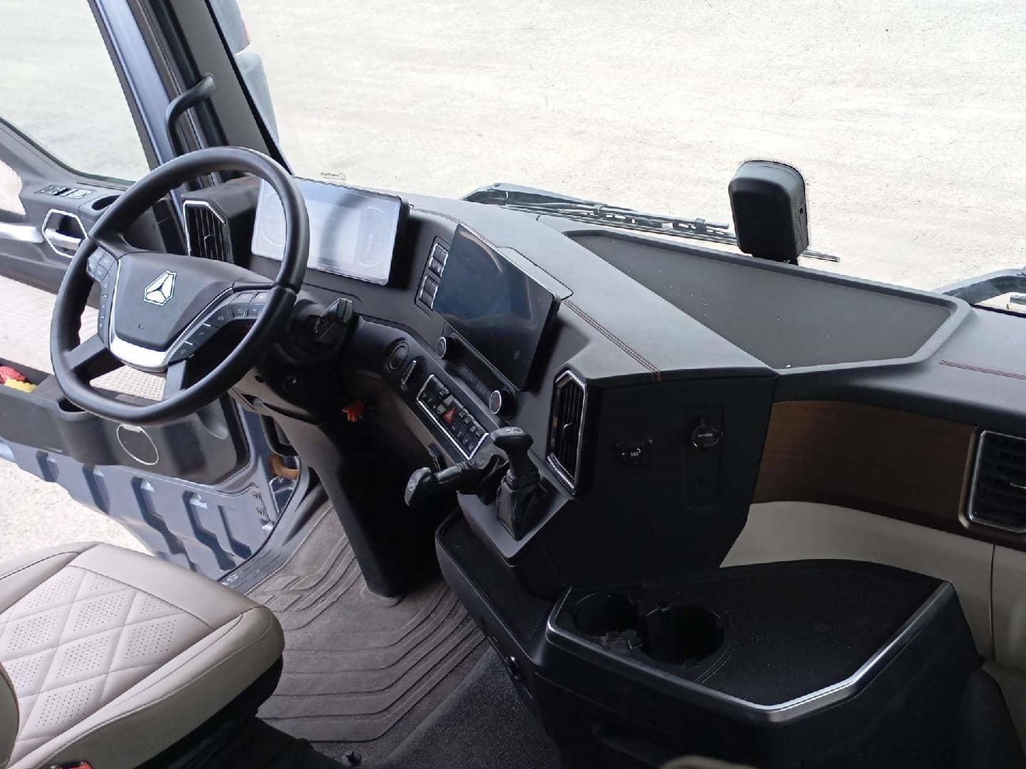 Sitrak С7Н MAX 6×4 ZZ4256V364HE,  87 984 км, 2023 года в лизинг