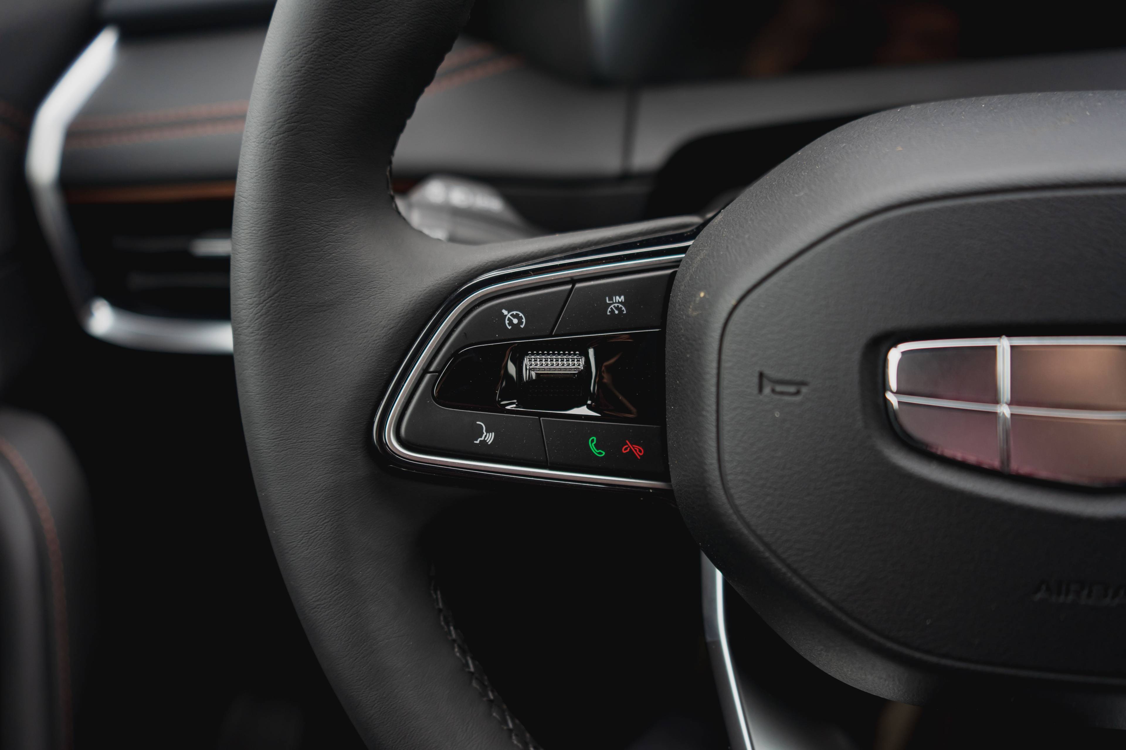 Geely Okavango Flagship 2.0T 7DCT 2WD