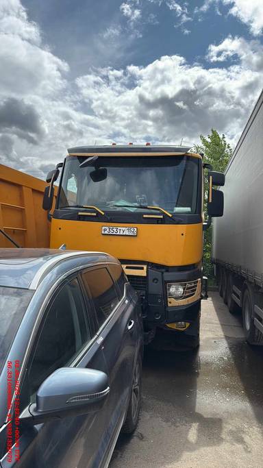 Renault К 440 8X4 (Day cab)