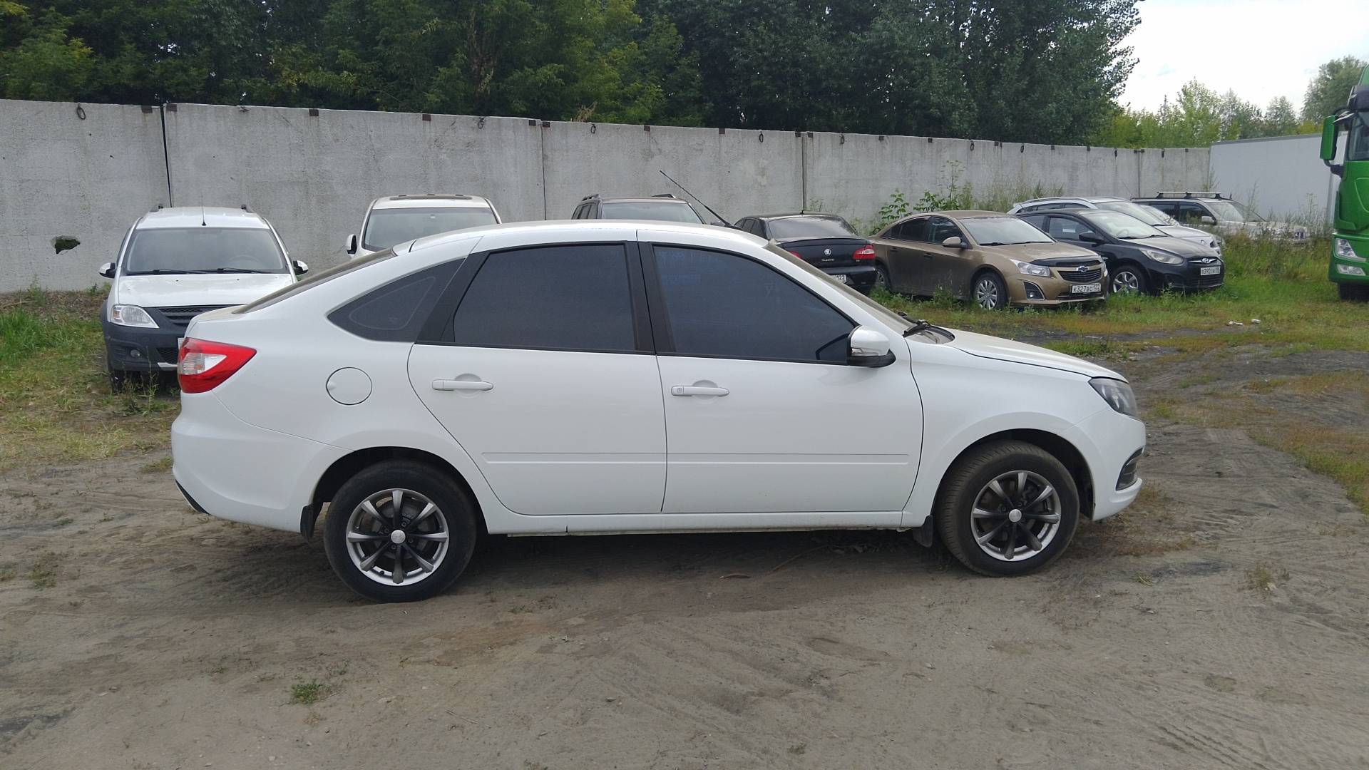 Lada Granta лифтбек,  102 856 км, 2023 года в лизинг
