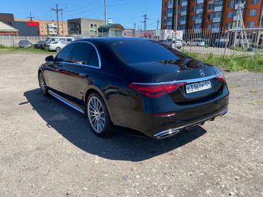 Mercedes-Benz S седан
