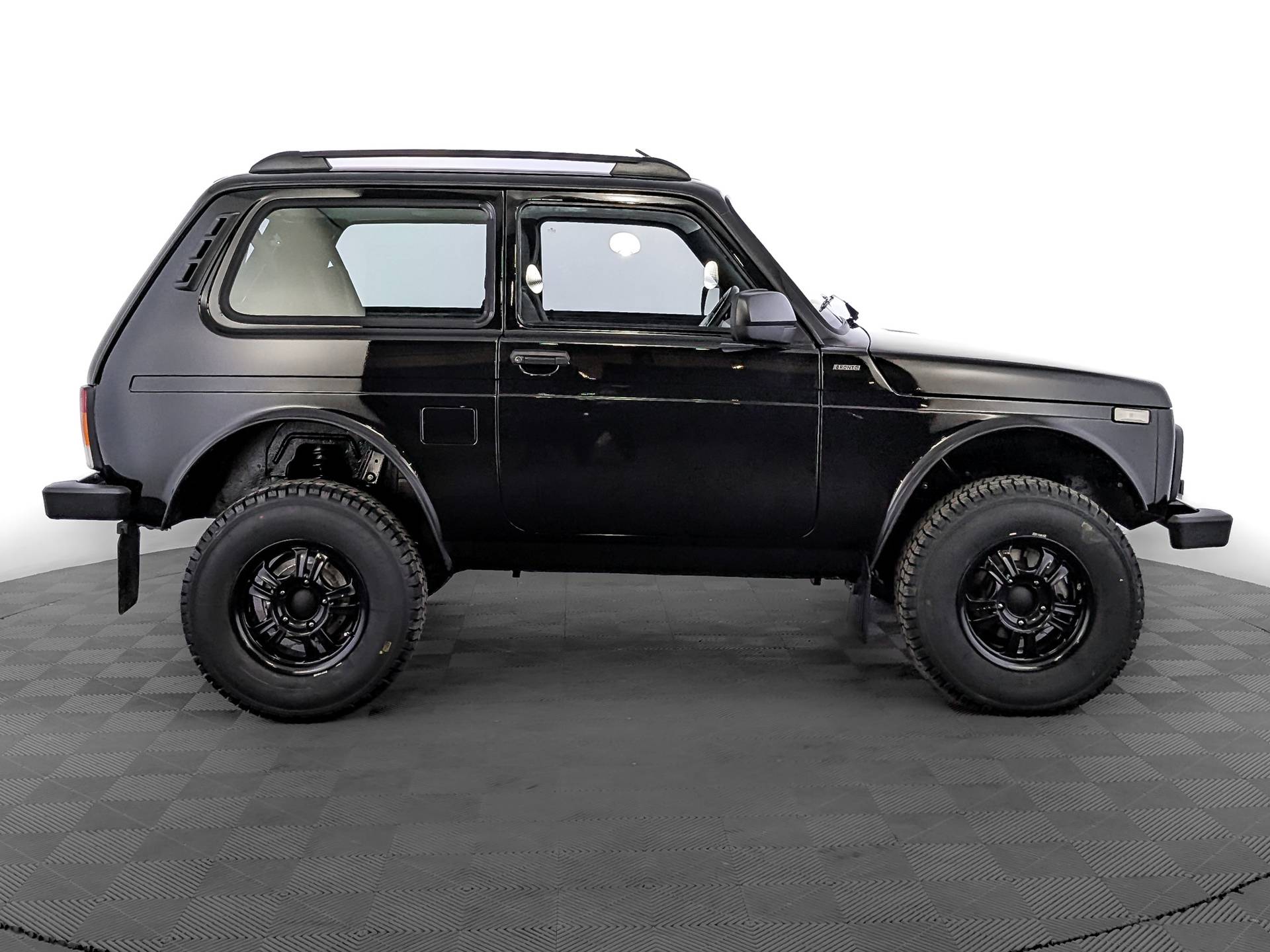 Lada Niva Legend Bronto Luxe 1.7 5MT