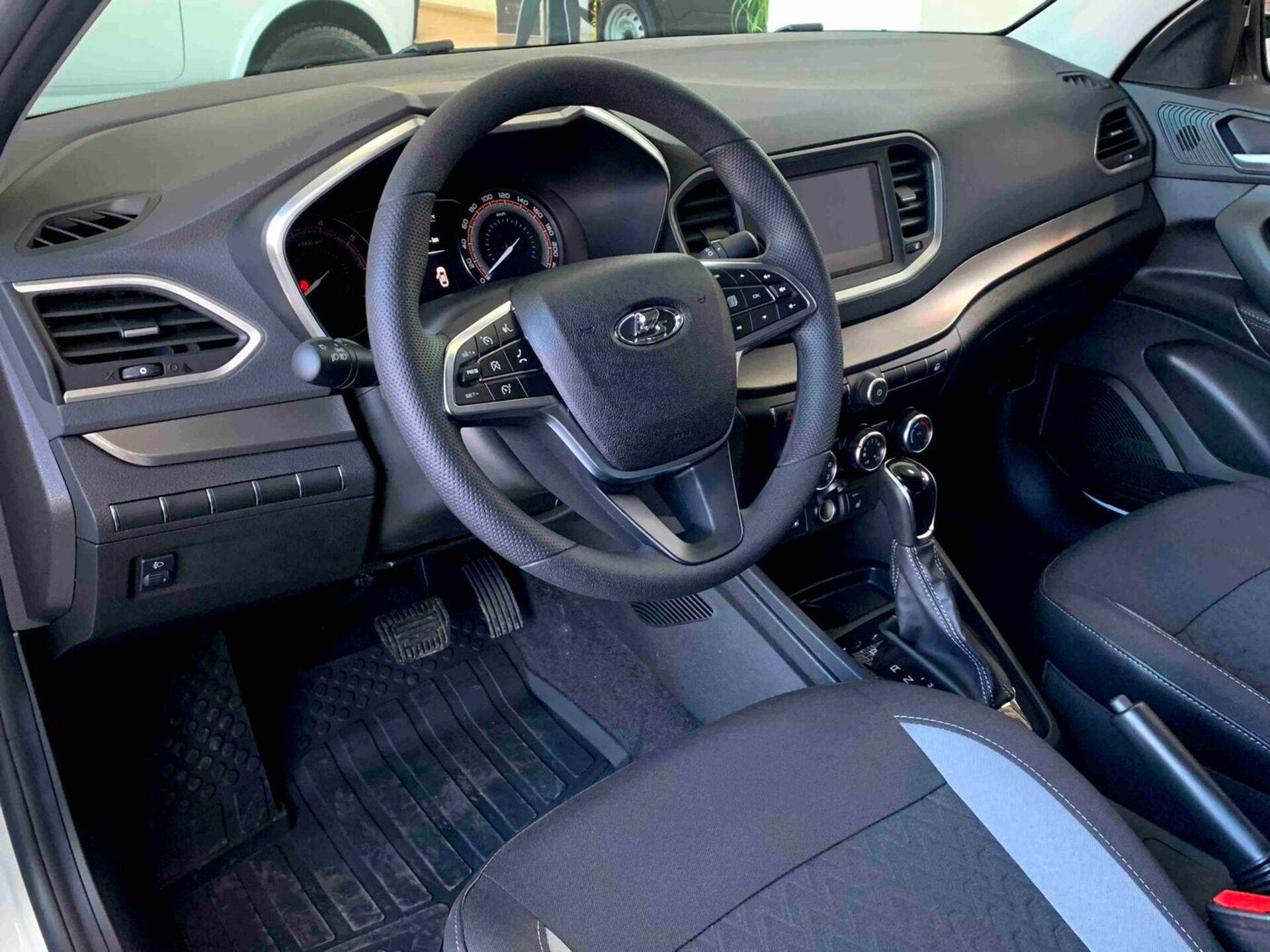 Lada Vesta седан Life 24 1.6 106hp AT
