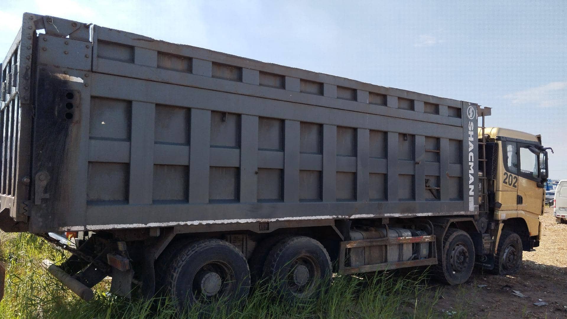 Shacman SX33186T366,  347 111 км, 2022 года в лизинг