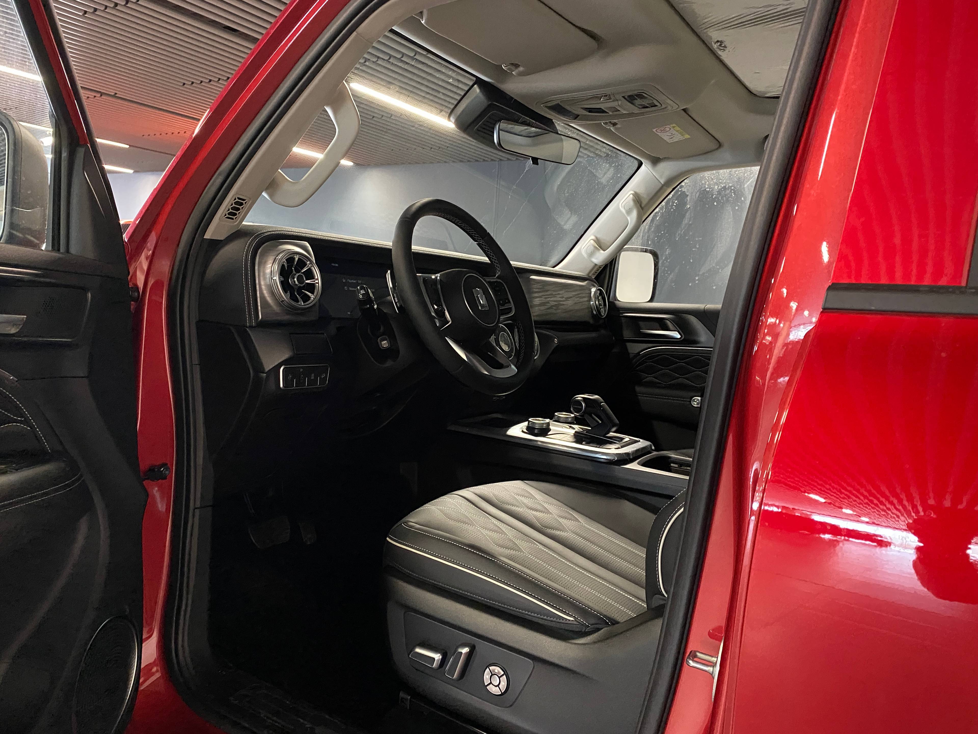 Tank 300 City Premium 2.0 8AT 4WD