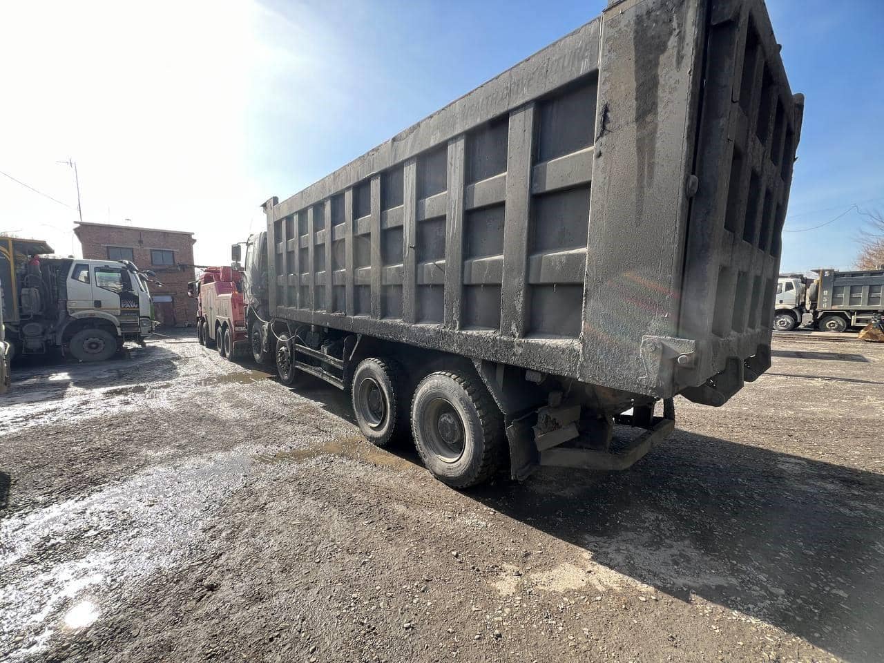 FAW CA3310P66K24T4E4 8x4 (E4),  200 000 км, 2022 года в лизинг