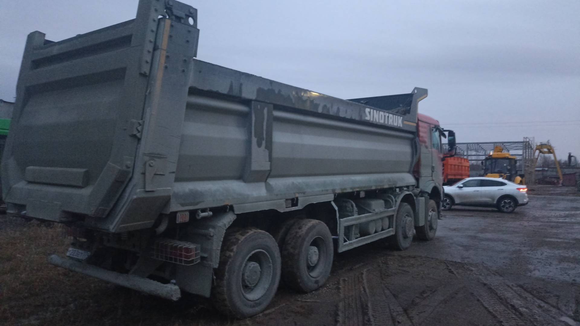 HOWO ZZ3317V386GE1 8х4,  76 871 км, 2023 года в лизинг