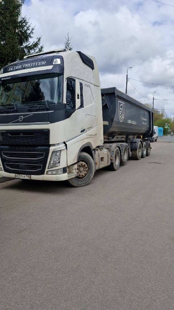 Volvo FH 500 6x2 (FH Globetrotter),  717 761 км, 2019 года в лизинг