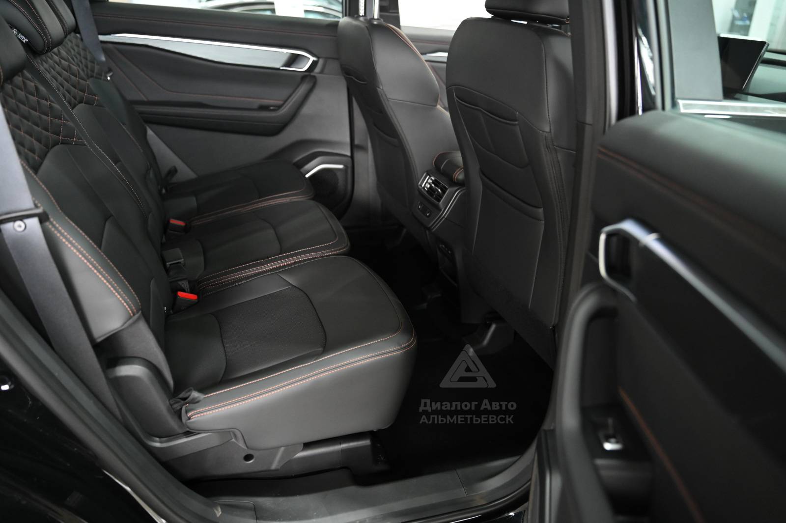 Geely Okavango Flagship 2.0T 7DCT 2WD