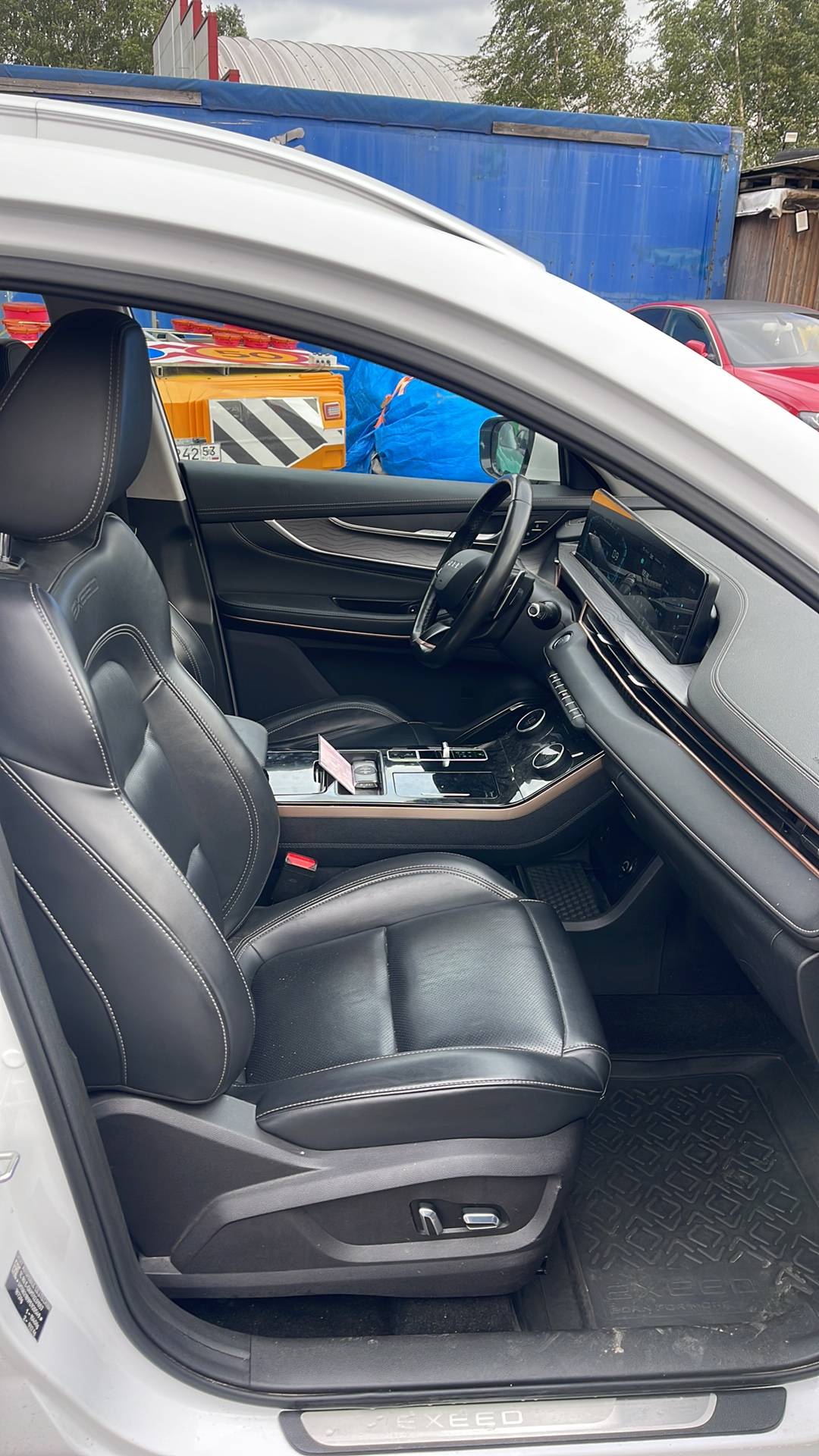 EXEED LX,  135 568 км, 2023 года в лизинг