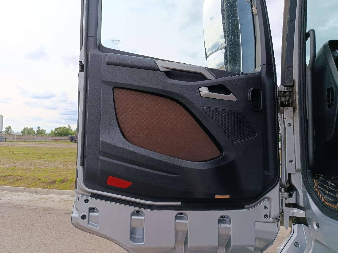 FAW CA4180P77K25E5 4x2,  382 651 км, 2023 года в лизинг