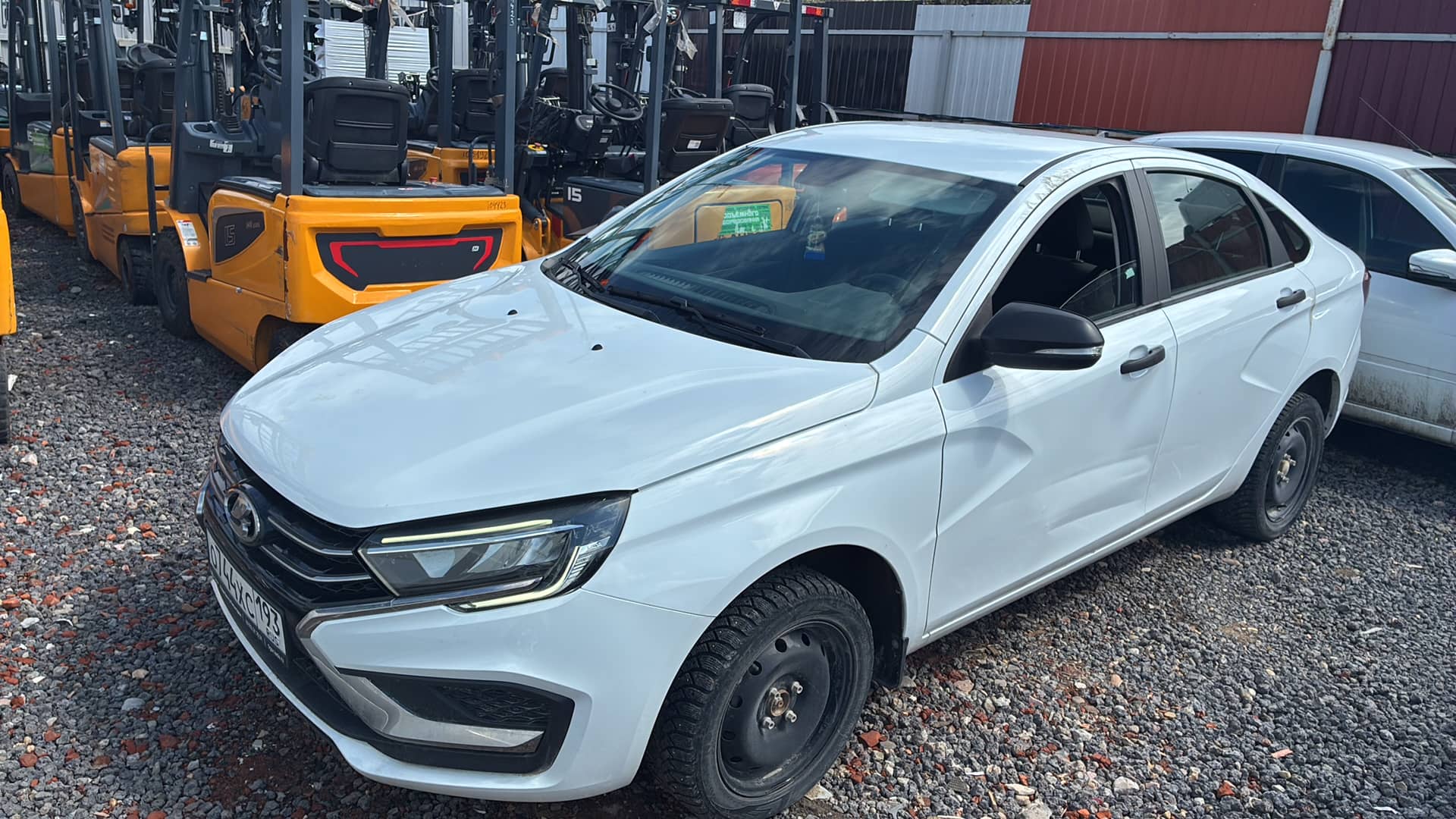 Lada Vesta седан,  20 678 км, 2024 года в лизинг