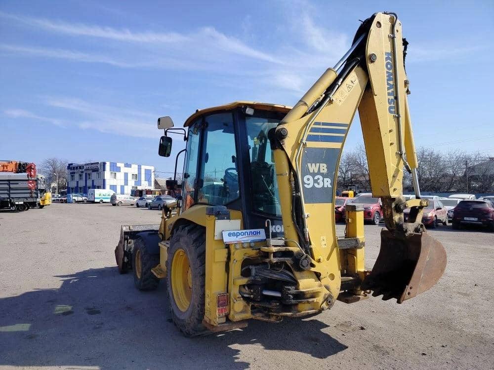 KOMATSU WB93R-5EO,  9 118 км, 2020 года в лизинг