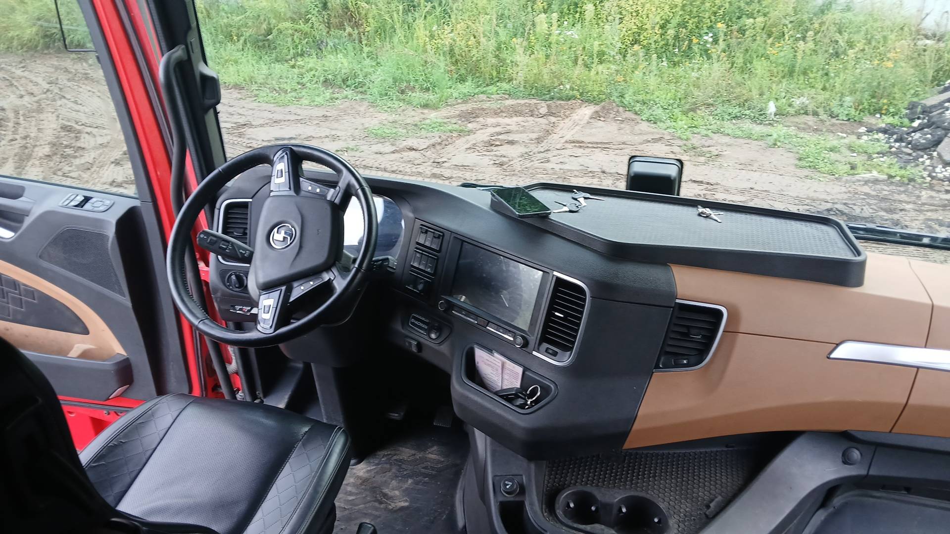 Shacman SX4188YY381,  344 804 км, 2023 года в лизинг