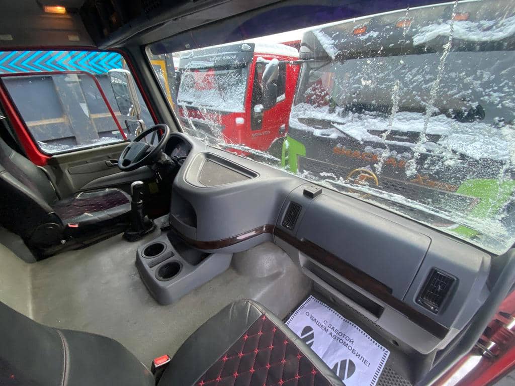 HOWO ZZ3407S3867Е 8х4,  218 012 км, 2021 года в лизинг