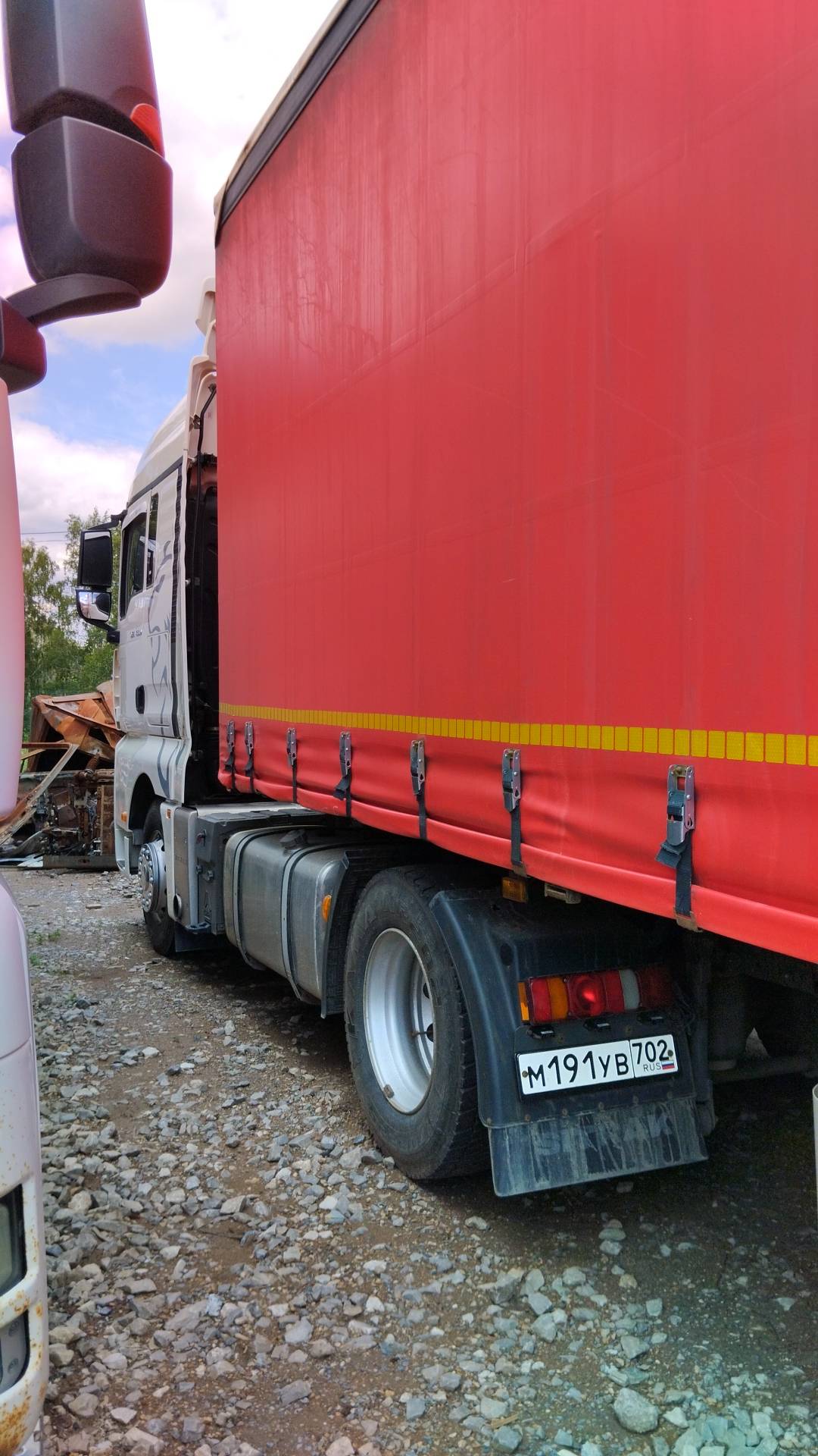 Sitrak C7H 4x2 ZZ4186V361HE,  274 796 км, 2023 года в лизинг