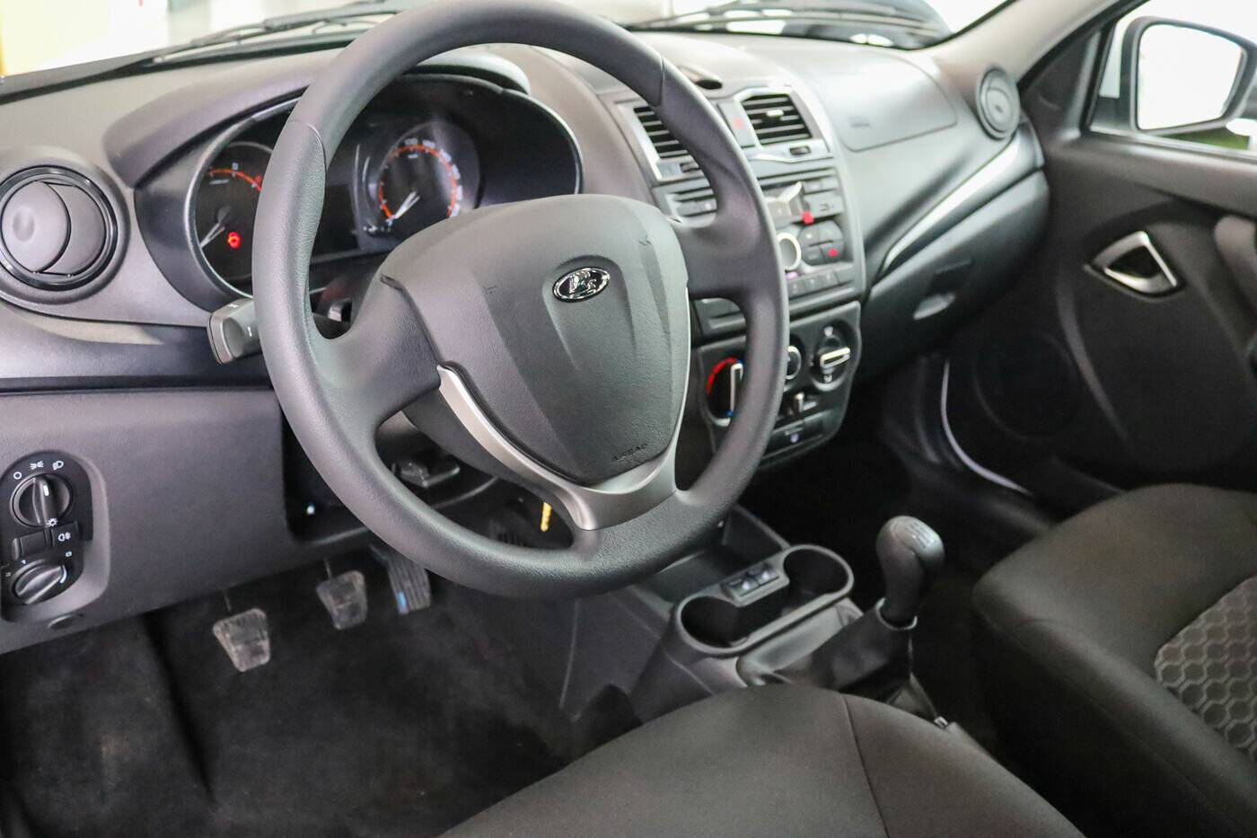 Lada Granta седан Comfort 1.6 90hp 5MT