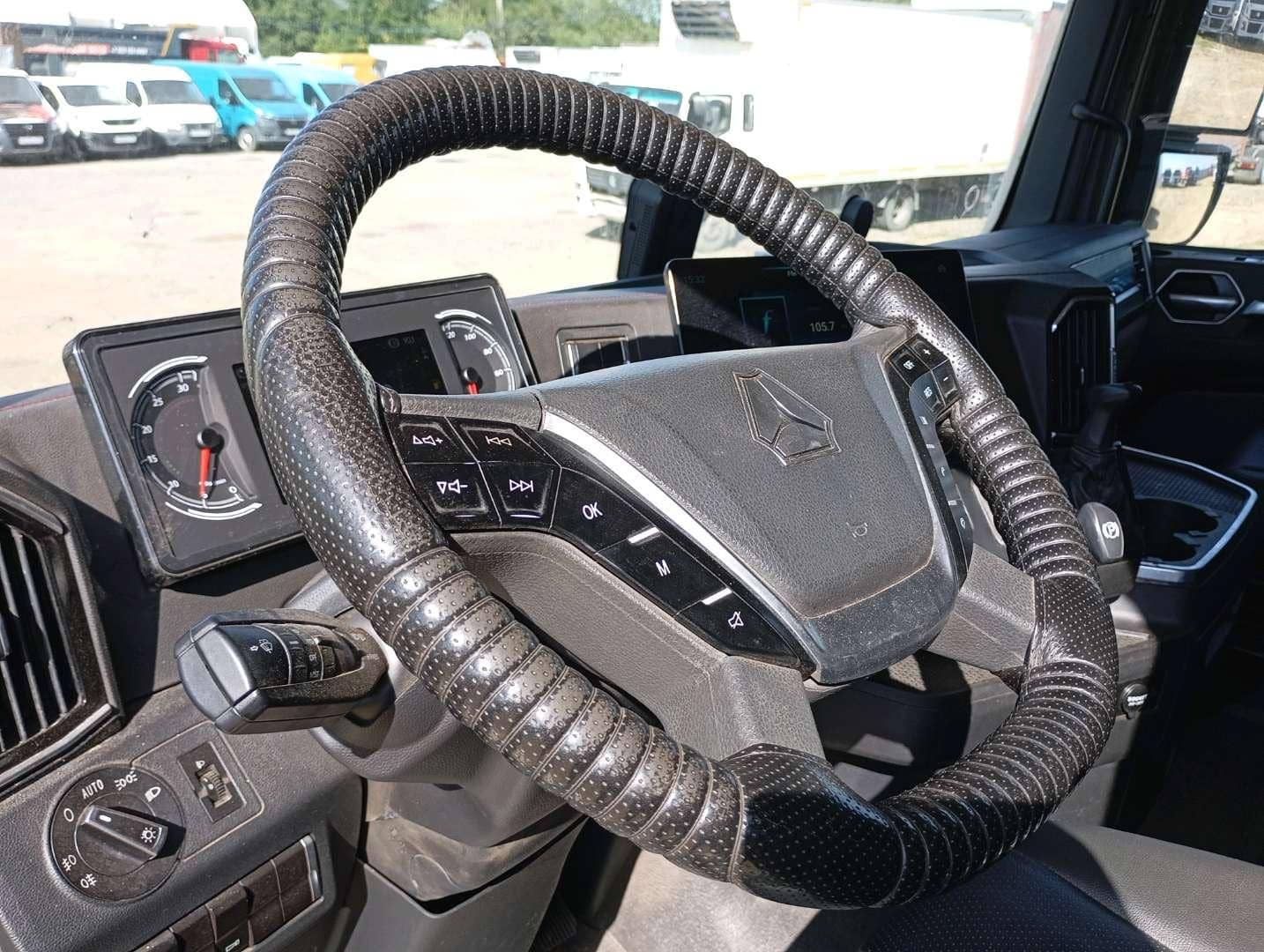 Sitrak С7Н MAX 6×4 ZZ4256V364HE,  185 766 км, 2023 года в лизинг