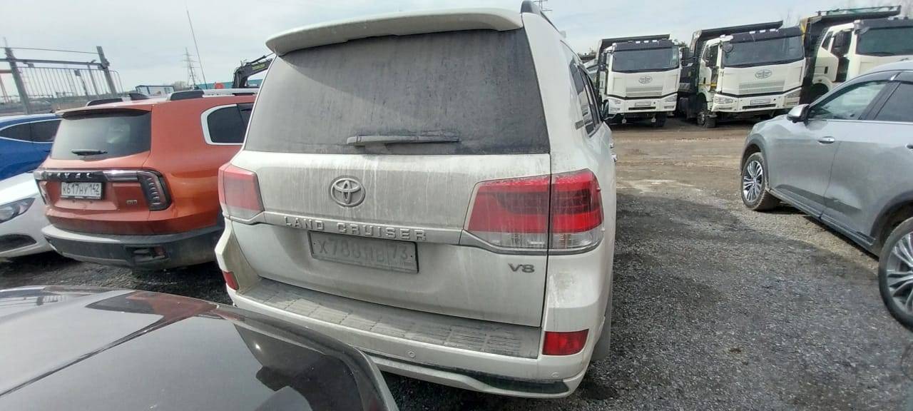 Toyota Land Cruiser 200,  217 893 км, 2016 года в лизинг