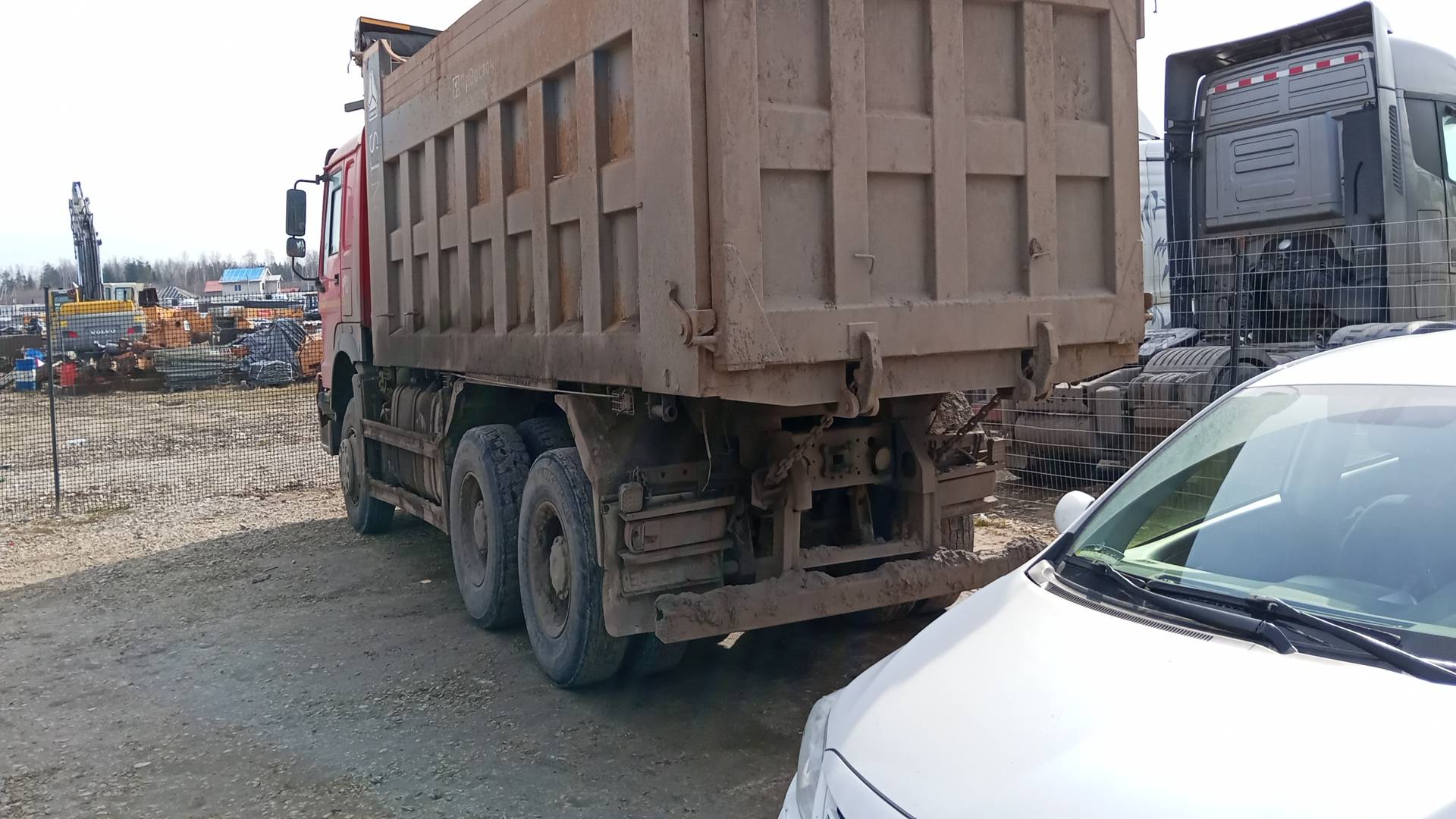 HOWO ZZ3327S3847E 6х4,  211 215 км, 2022 года в лизинг