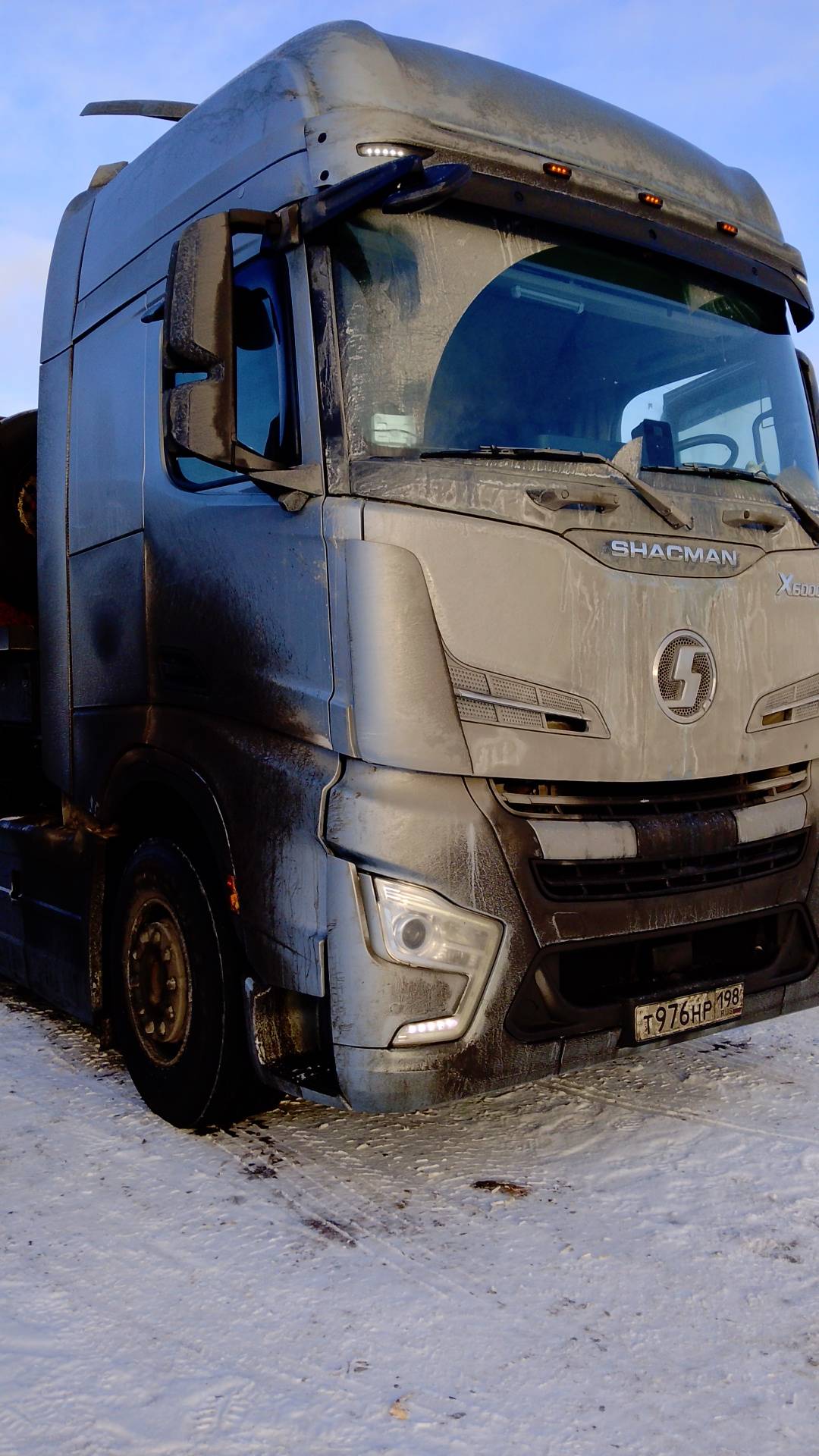 Shacman SX4188YY381,  398 279 км, 2024 года в лизинг