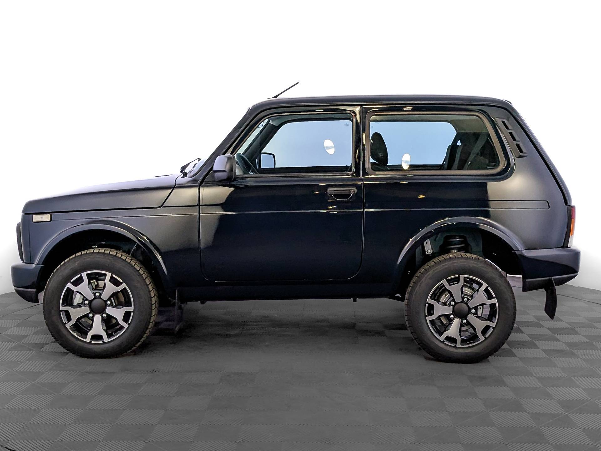Lada Niva Legend 3 дв Urban 1.7 5MT