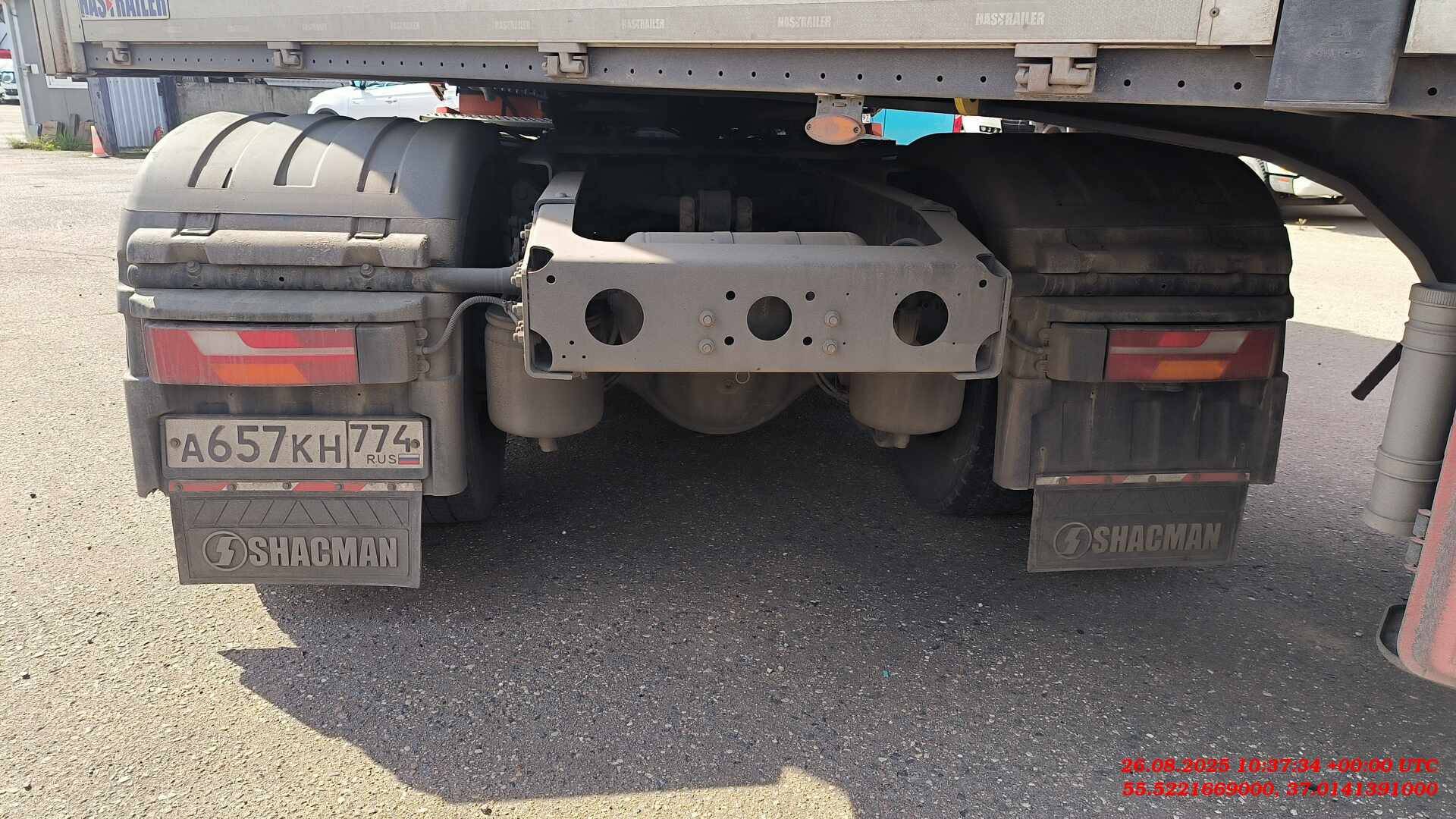 Shacman SX4188YY381,  317 253 км, 2023 года в лизинг