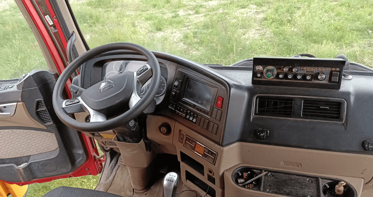 HOWO ZZ3317V386GE1 8х4,  148 636 км, 2023 года в лизинг