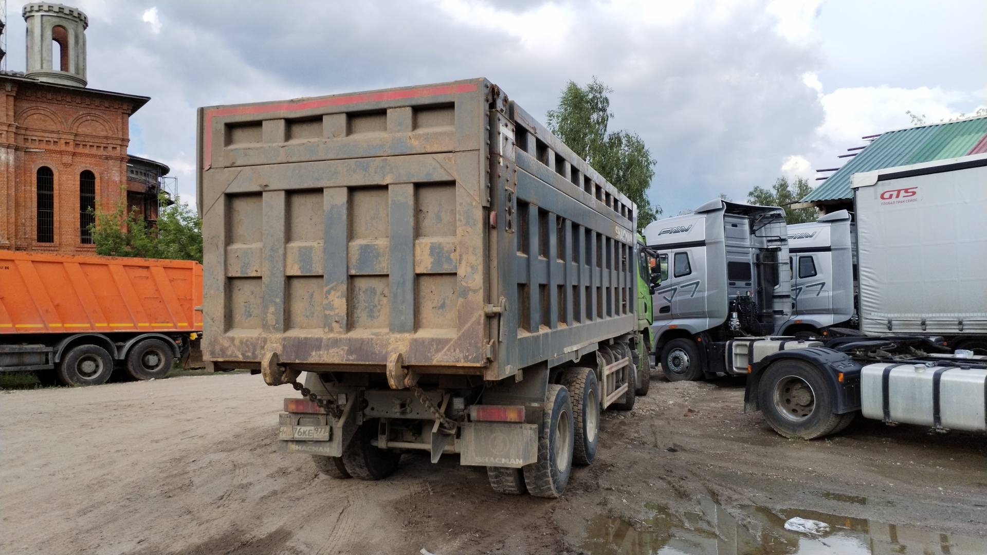 Shacman SX33186W366C,  136 969 км, 2022 года в лизинг