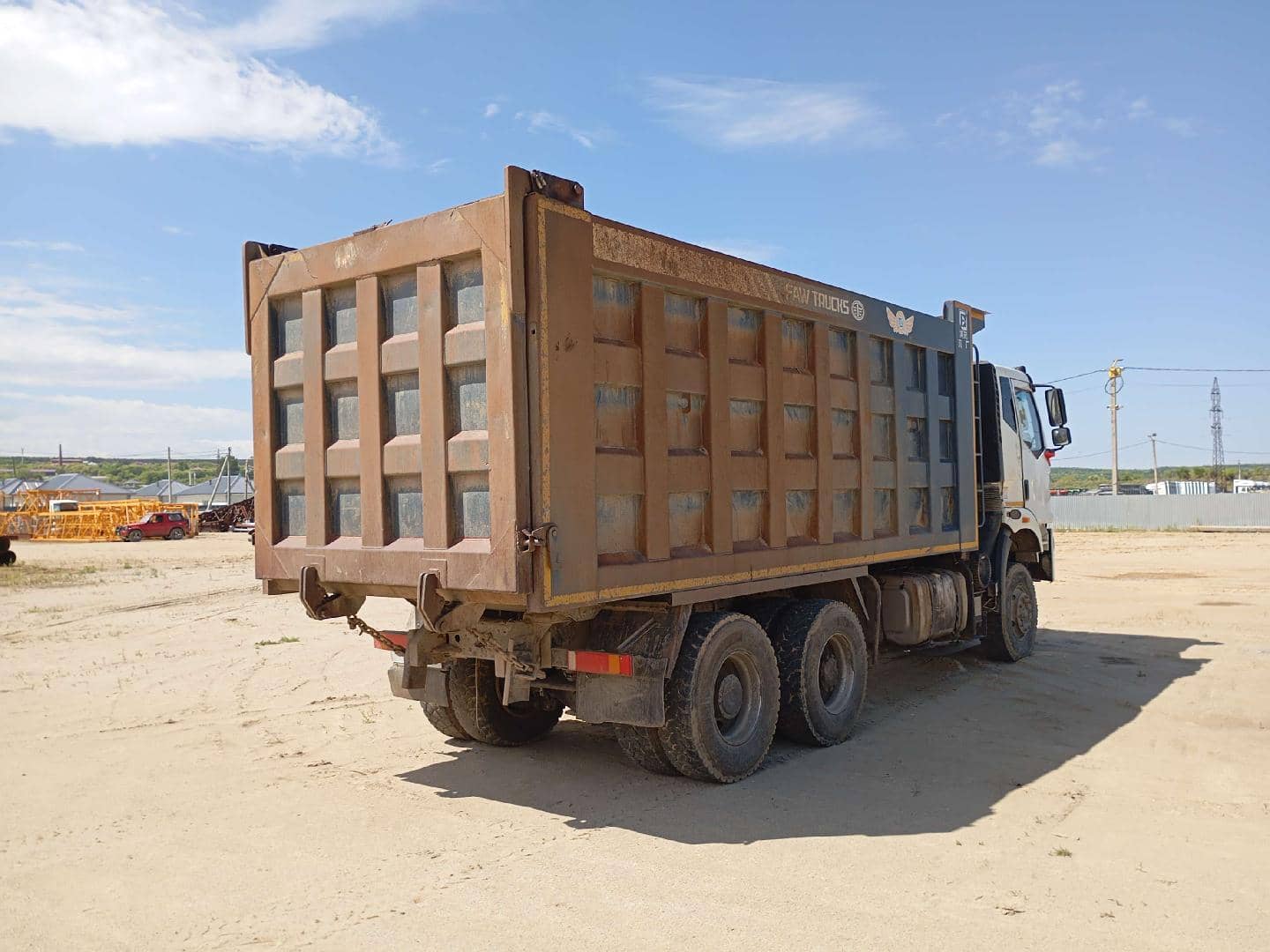 FAW CA3250P66K24T1E5 6х4,  102 463 км, 2022 года в лизинг