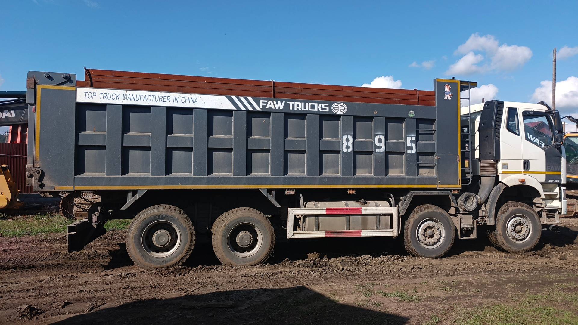 FAW CA3310P66K24T4E5 8х4,  81 752 км, 2021 года