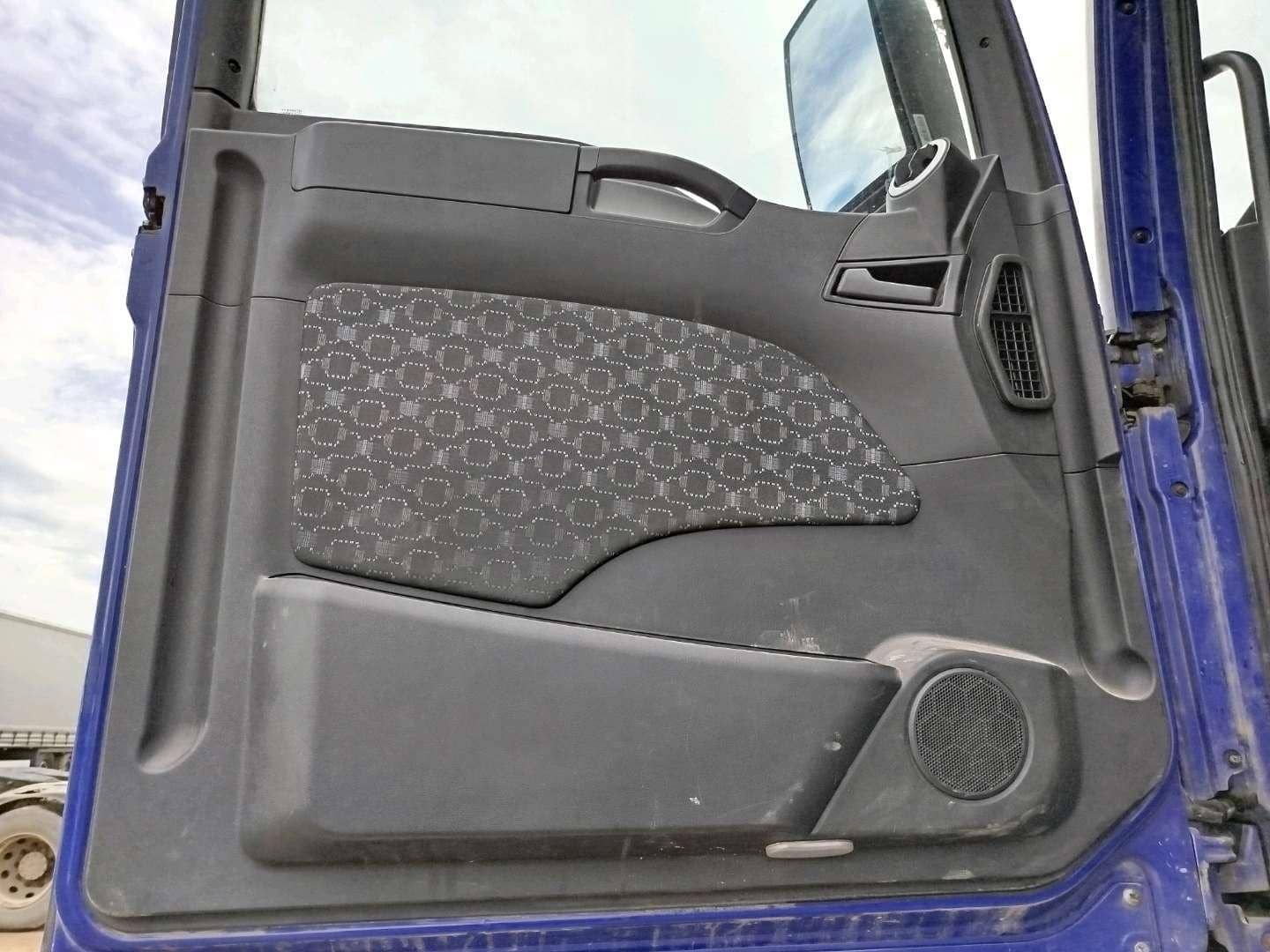Sitrak C7H 4x2 ZZ4186V361HE,  450 000 км, 2022 года в лизинг