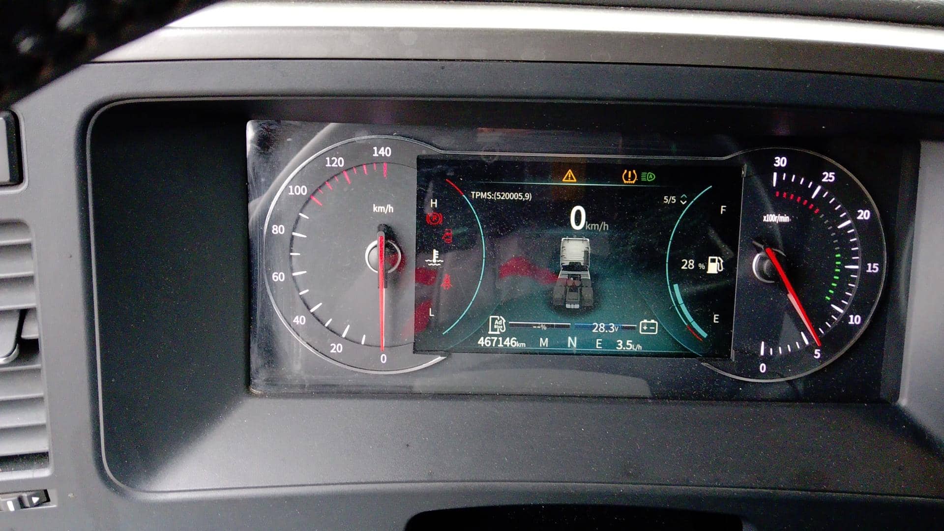 DongFeng DFH4180 4x2,  467 146 км, 2022 года в лизинг