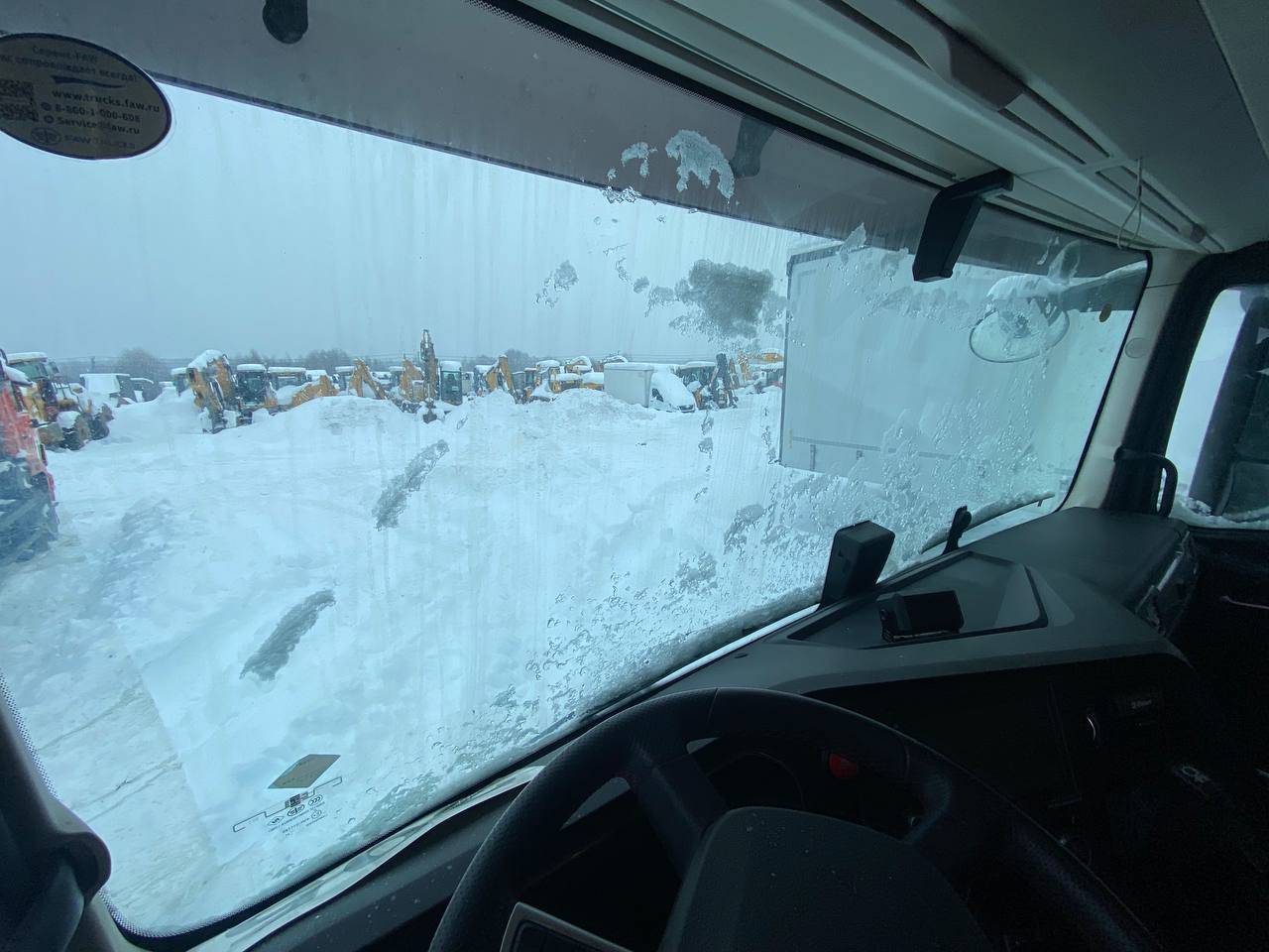 FAW CA4250P77K25T1E5 6x4,  126 776 км, 2024 года в лизинг