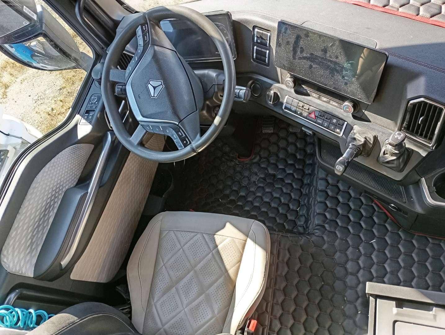 Sitrak С7Н MAX 6×4 ZZ4256V364HE,  216 923 км, 2023 года в лизинг