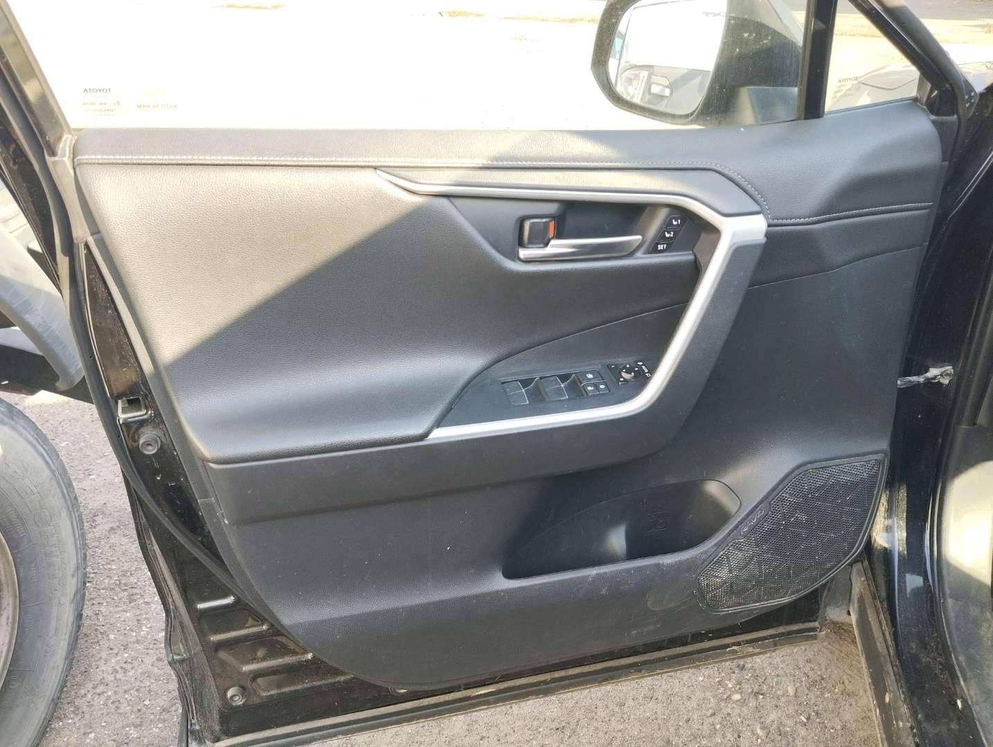 Toyota RAV4,  133 213 км, 2021 года в лизинг