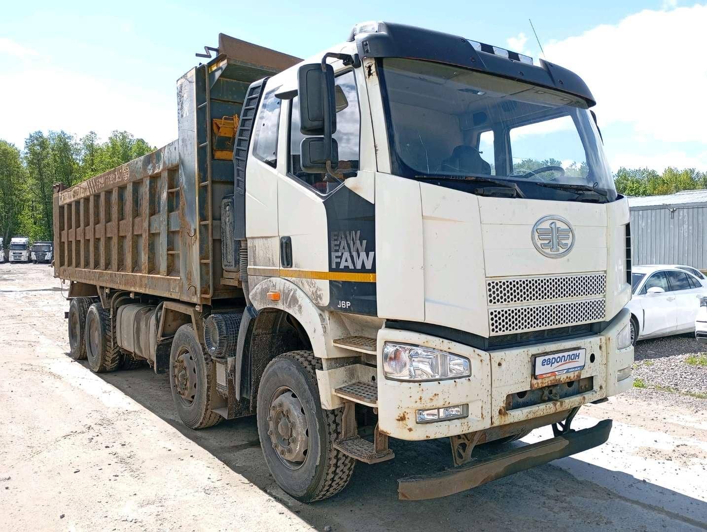 FAW CA3310P66K24T4E4 8x4 (E4),  222 669 км, 2022 года в лизинг