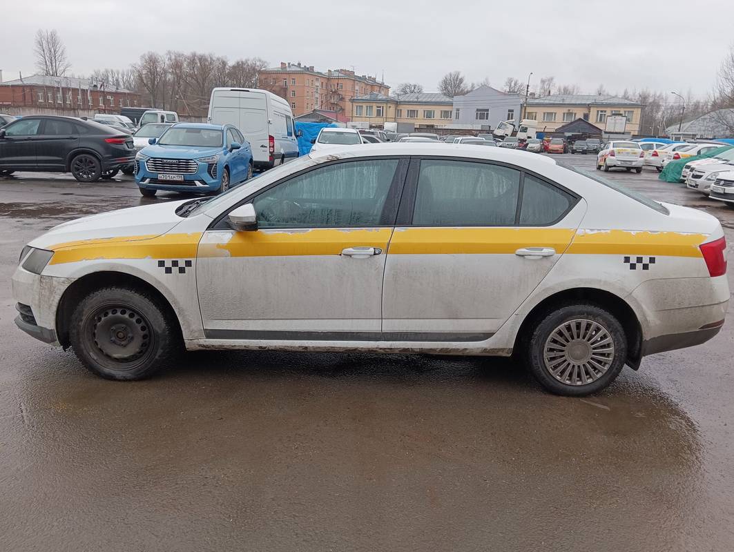 Skoda Octavia,  216 000 км, 2018 года в лизинг