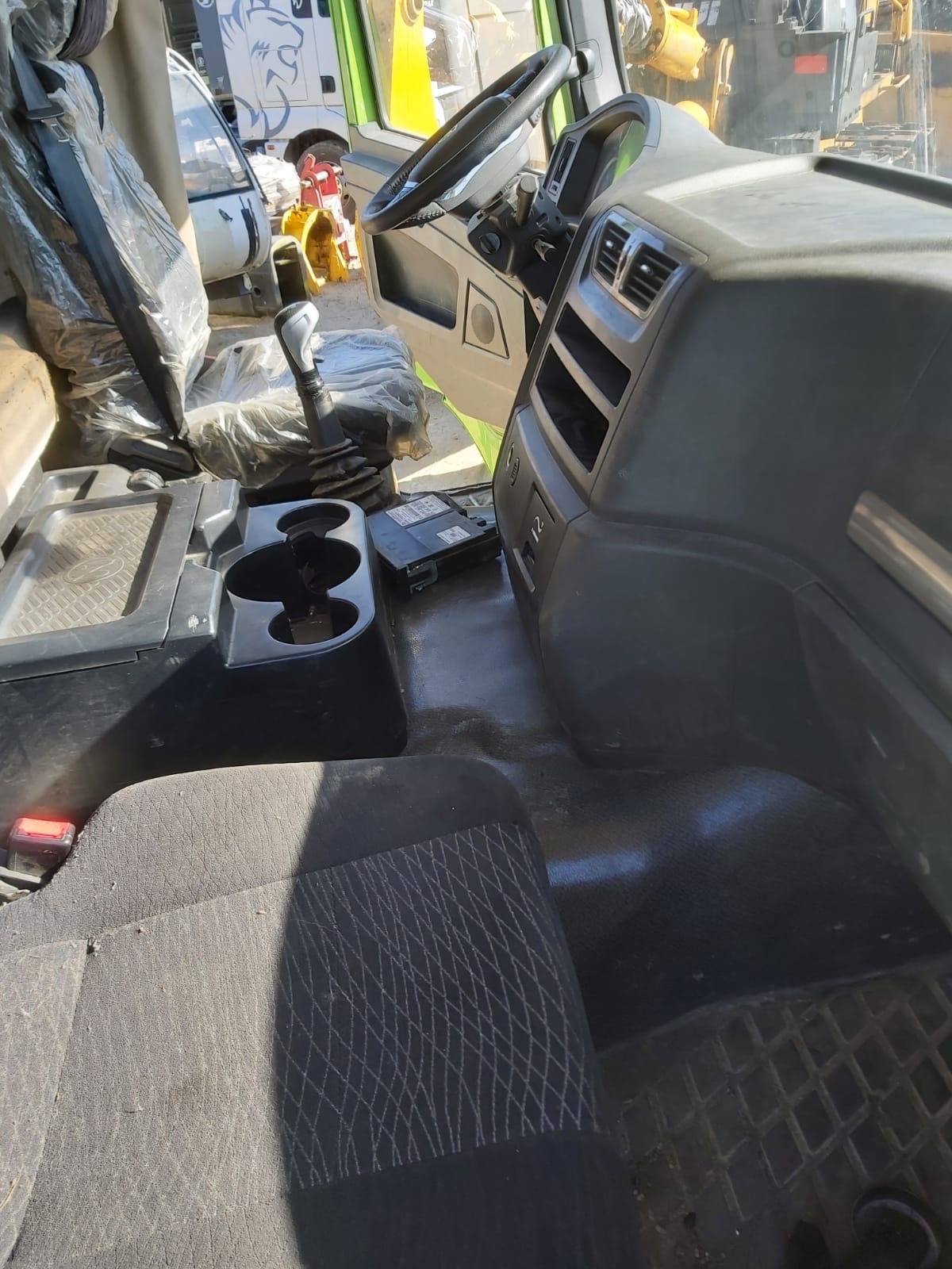 Shacman SX32586R384C,  245 000 км, 2022 года в лизинг