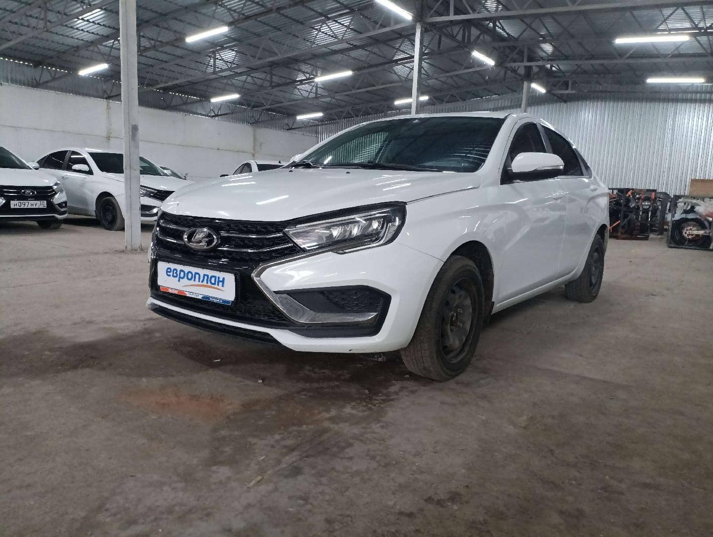 Lada Vesta седан,  170 000 км, 2023 года в лизинг