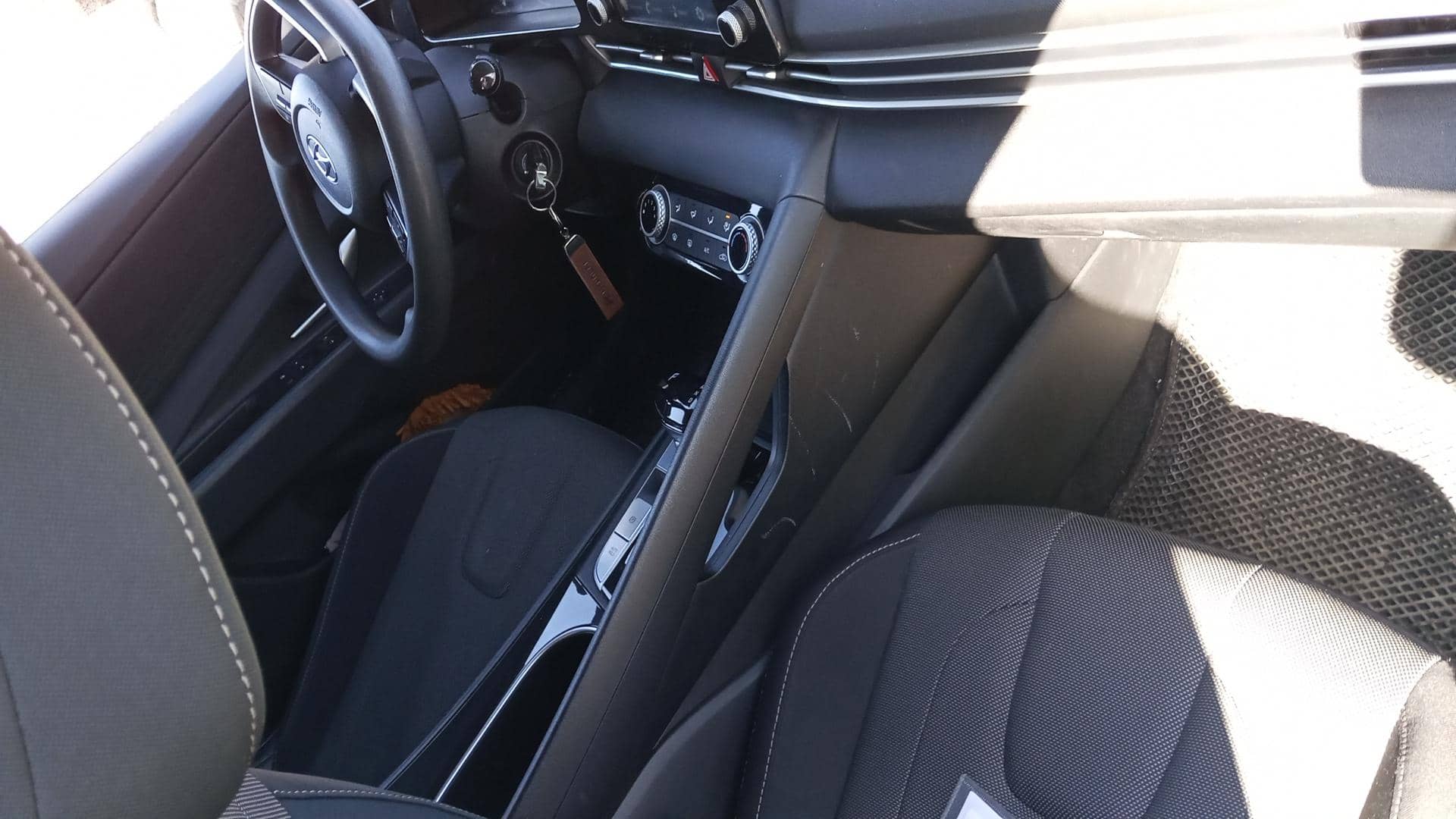 Hyundai Elantra,  122 365 км, 2023 года в лизинг