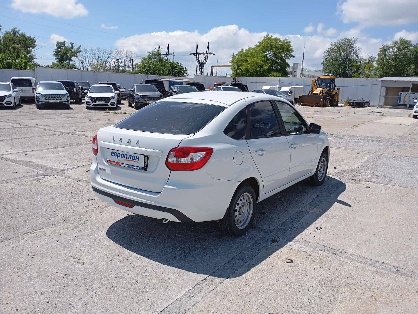 Lada Granta лифтбек,  41 569 км, 2024 года в лизинг