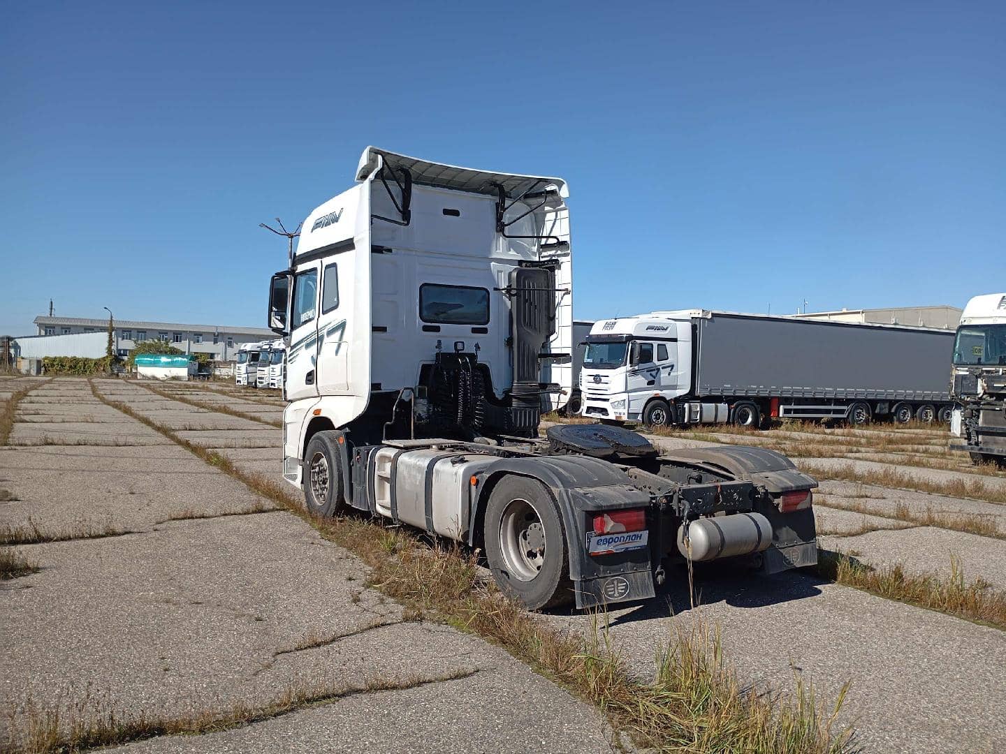 FAW CA4180P77K25E5 4x2,  540 284 км, 2023 года в лизинг