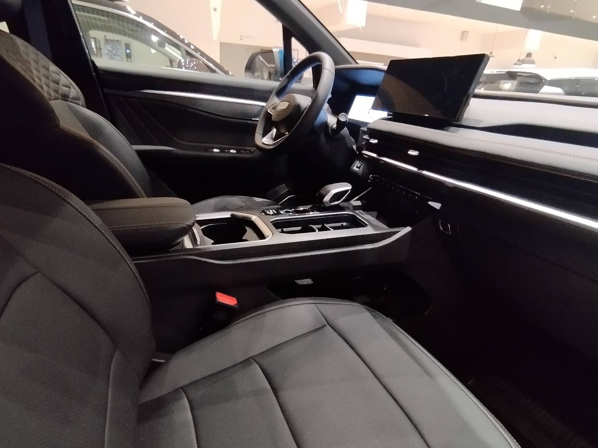 Geely Okavango Flagship 2.0T 7DCT 2WD