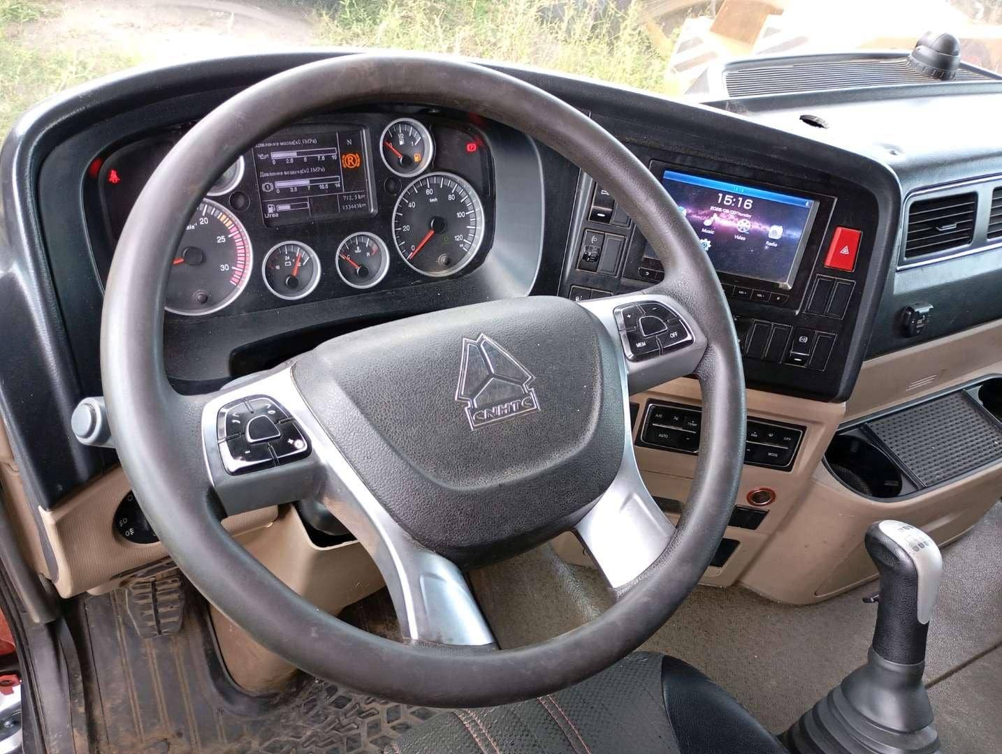 HOWO ZZ3256V384GE 6x4,  133 443 км, 2023 года в лизинг