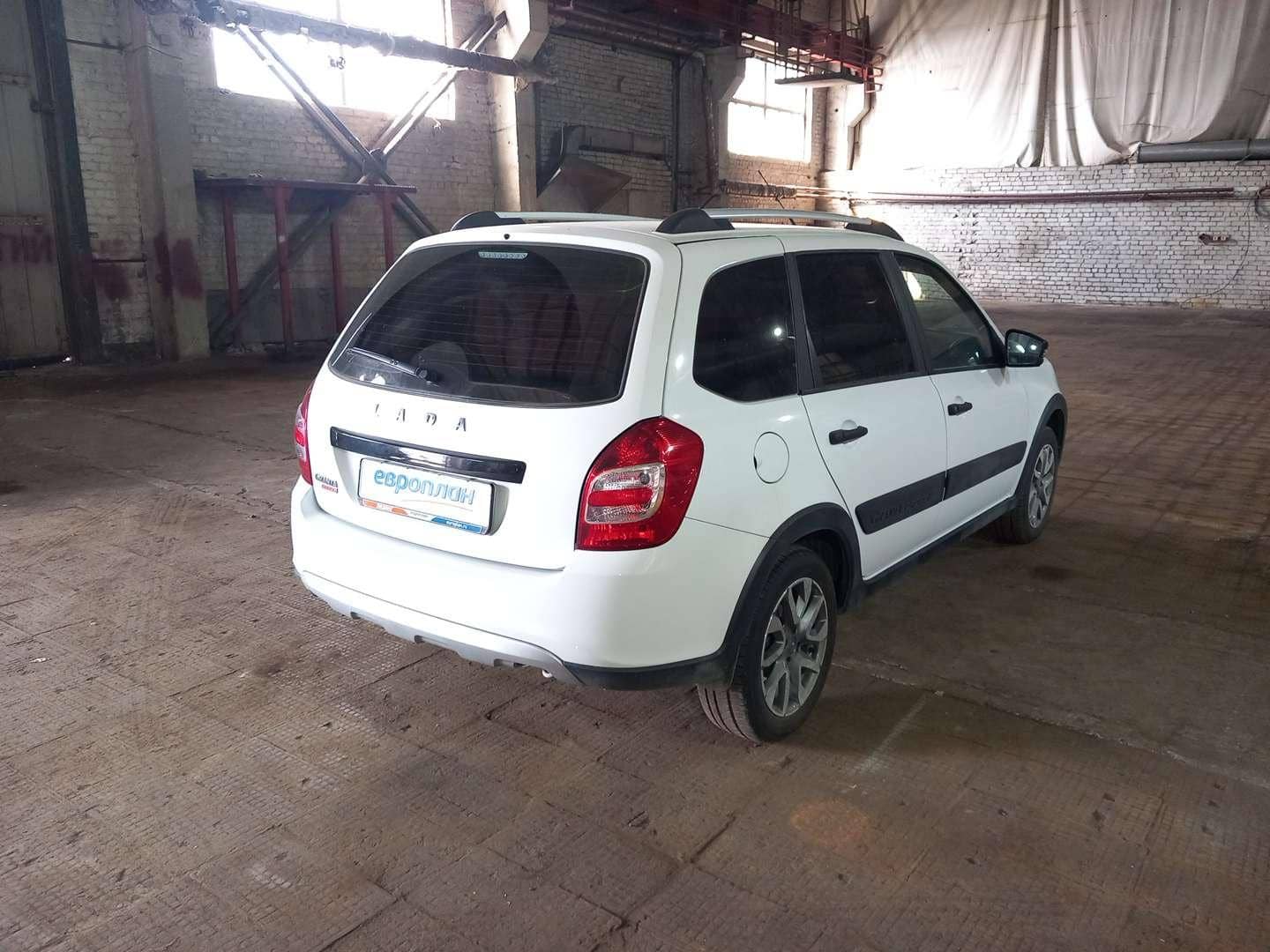 Lada Granta Кросс,  11 946 км, 2023 года в лизинг