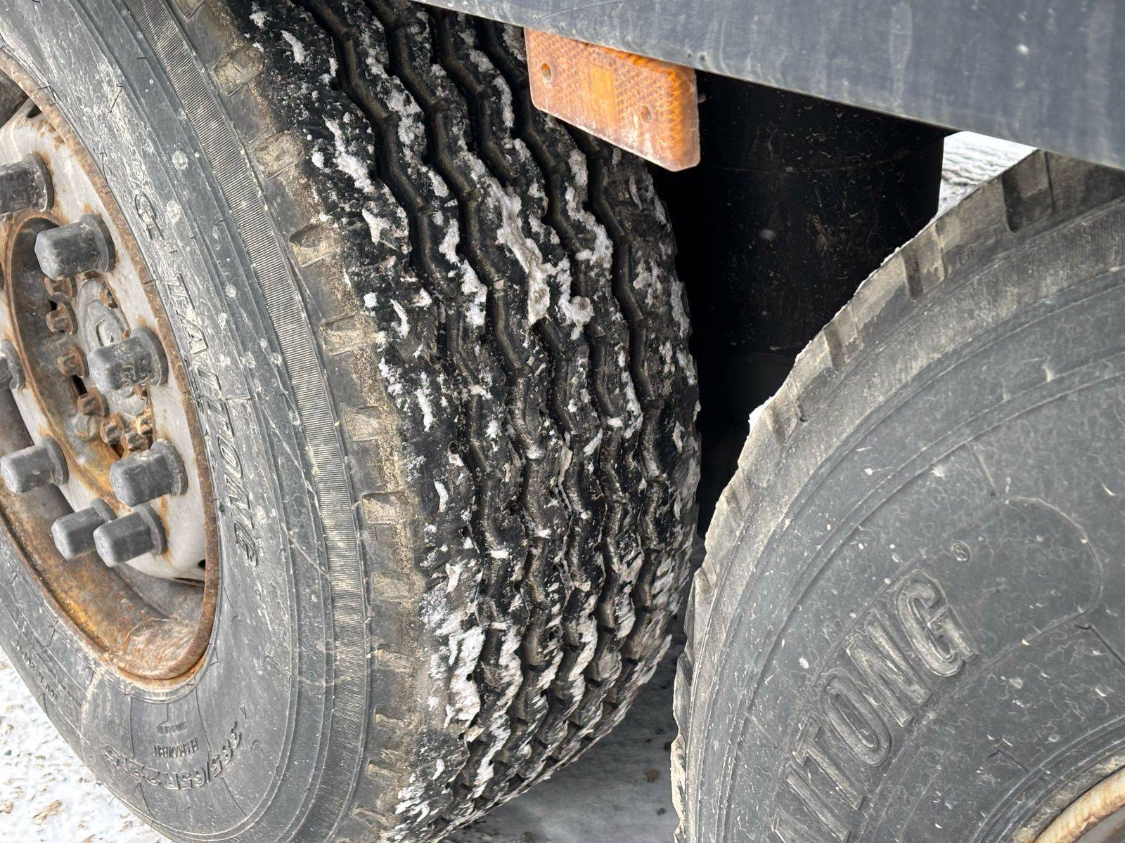 SCHMITZ Шторный 9084, 2017 года в лизинг