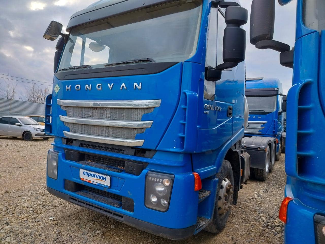 HONGYAN CQ4187HD12381T LNG